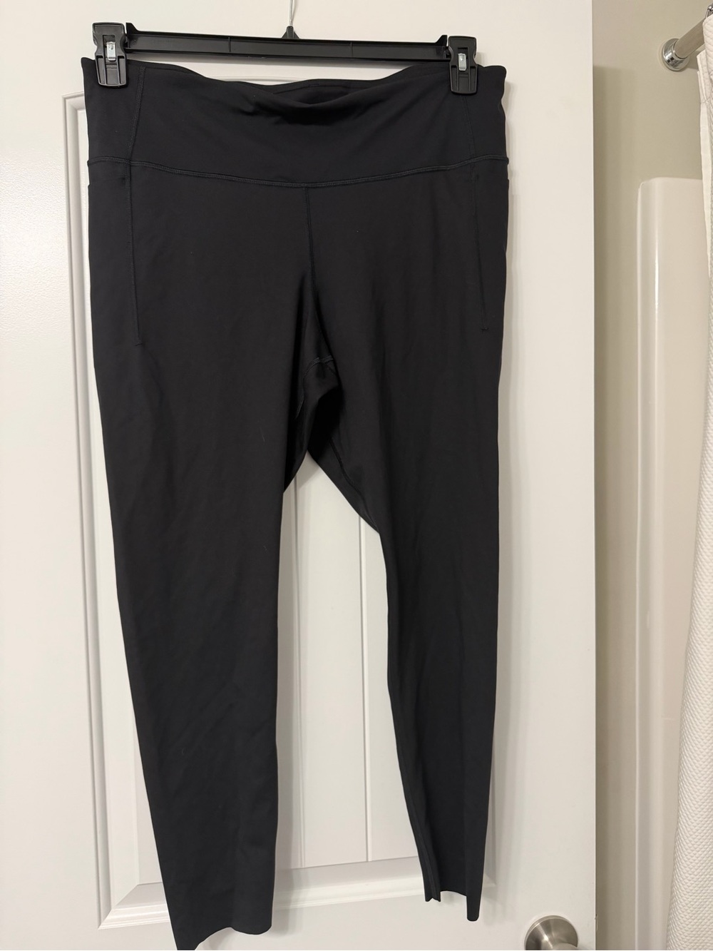 GAP Black High-Waist Performance Leggings